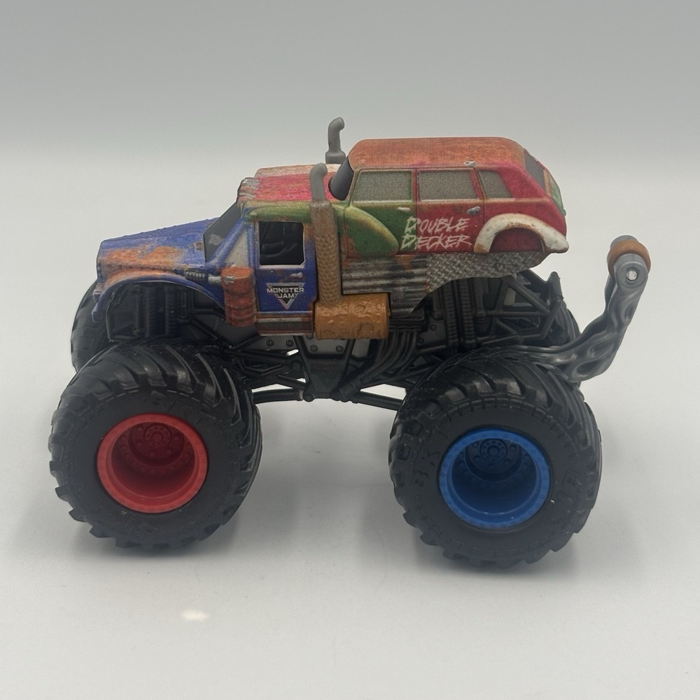 Monster Jam Double Decker Series 17 Monster Truck w/Wheelie Bar 1:64 Scale 2021